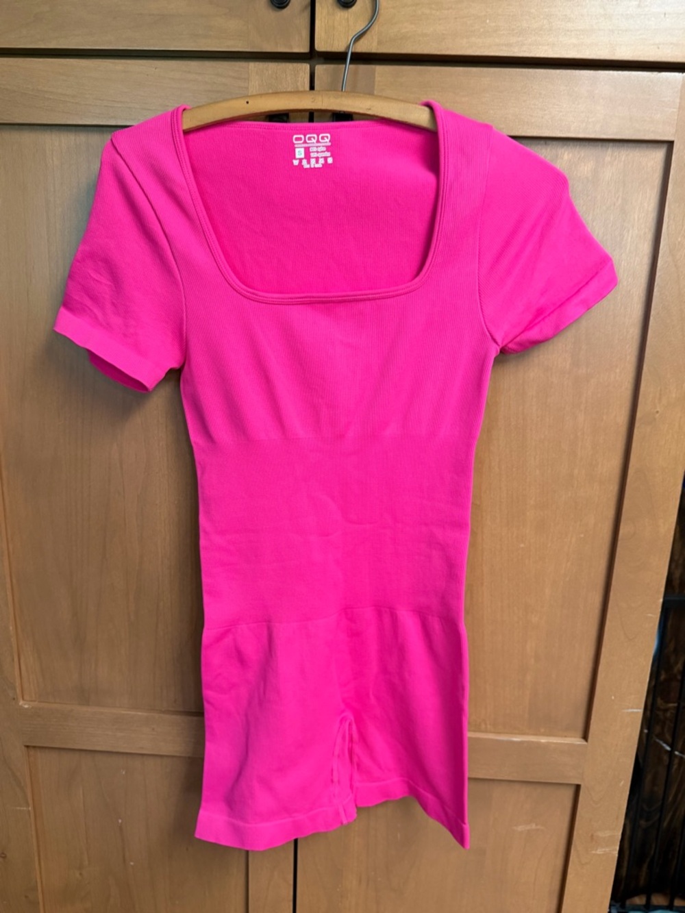 OQQ Women’s Square-Neck Short Sleeve Ribbed body suit — Bright Pink